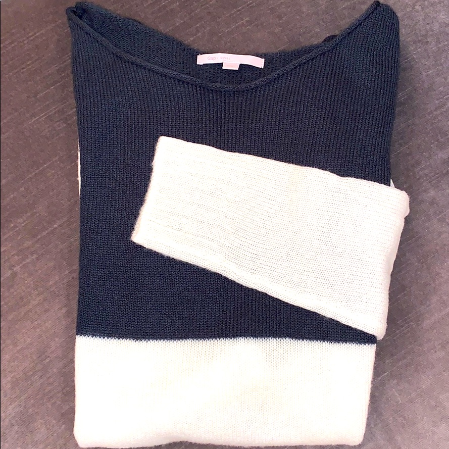 Sweater- Gap